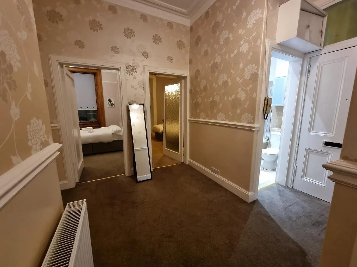 Bright 3 Bedroom Edinburgh City Apt Lägenhet